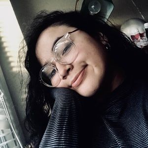 Meet your Posher, Alejandra